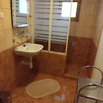 بيت خشبي Nevesta Hol Pod Chopkom