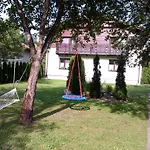 Nevesta Hol Pod Chopkom * Brezno
