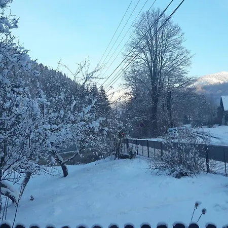 Rekreacny Dom E&z Брезно