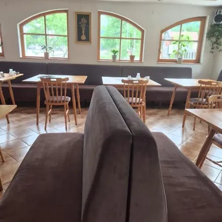 Nevesta Hol Pod Chopkom 山林小屋 Bystrá